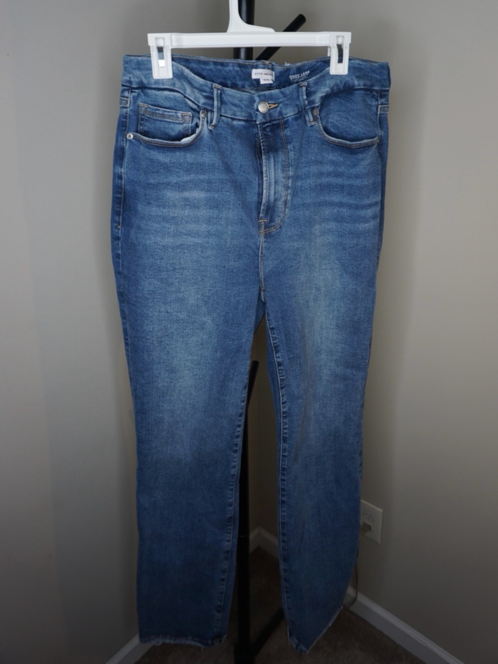 Good American Light/Medium Blue Good Legs Straight Jeans - Size 14-18